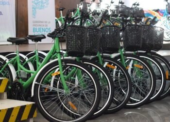Alumnos costeros que participaron del Proyecto de Movilidad Sustentable recibieron sus bicicletas