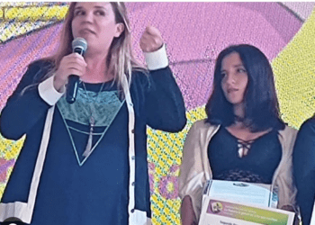 Una escritora costera que estudia en el Instituto de Formación Docente N° 186 fue premiada en la Feria Internacional del Libro