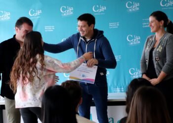 La Municipalidad renovó el convenio con la UAA y se entregaron becas a estudiantes de nivel superior