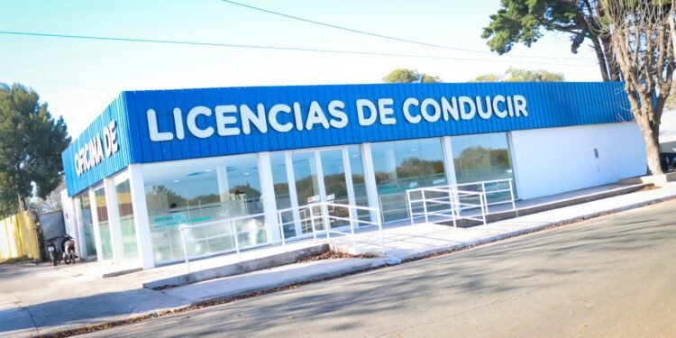 Se avanza en la instalación del mobiliario de la nueva Oficina de Licencias de Conducir