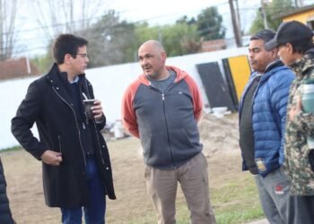 Acompañamiento a los clubes de barrio: nuevos vestuarios, trabajos de cerramiento y otras obras en Defensores de Villa Clelia