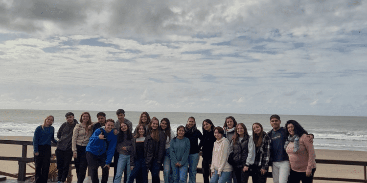 Estudiantes costeros participaron de una experiencia guiada educativa por diversas localidades