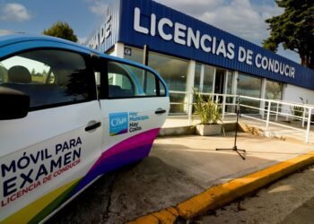 Junto a la comunidad de La Costa, el intendente Cardozo inauguró la nueva Oficina de Licencias de Conducir