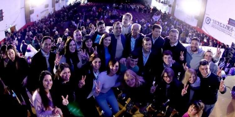 JUAN Y JUAN PABLO DE JESÚS ENCABEZARON EL ACTO DE CIERRE DE CAMPAÑA ANTE MÁS DE 3 MIL PERSONAS