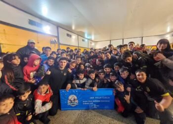 Más de 300 chicos y chicas de Defensores de Villa Clelia y All Boys se sumaron al programa Al Club en Zapatillas