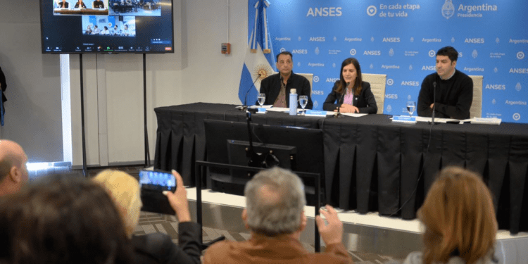 ANSES INCORPORA A DOCENTES SECUNDARIOS AL RÉGIMEN JUBILATORIO DE FRONTERA