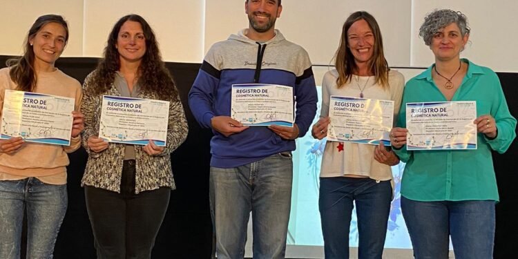 Se entregaron los certificados del Registro de Productores de Cosmética Natural