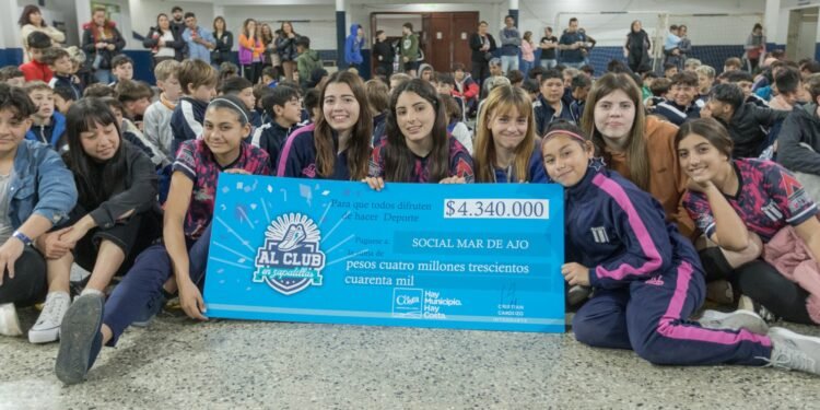 217 chicos y chicas del Social Mar de Ajó se sumaron al programa “Al Club en Zapatillas”