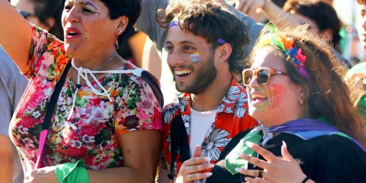 Con una gran concurrencia se realizó la Marcha del Orgullo en La Costa