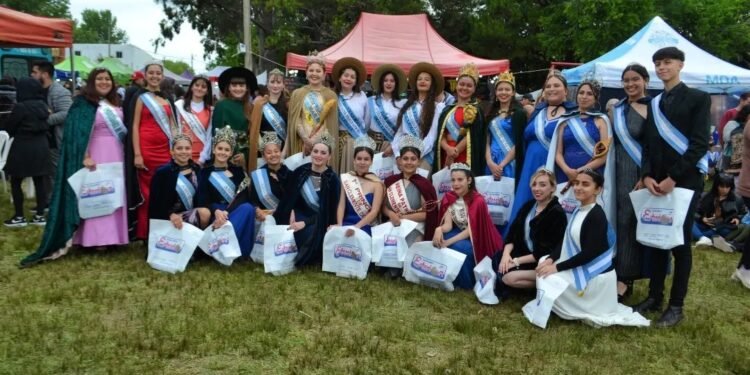 Una multitud disfrutó de la 4ª Fiesta de la Empanada Costera en Villa Clelia