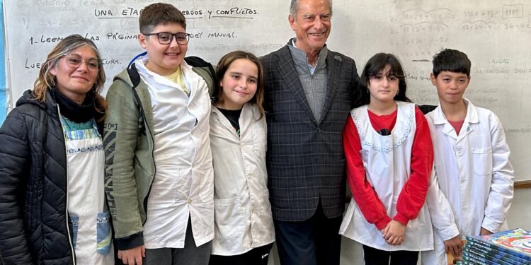 Trabajo junto a las instituciones educativas: el Intendente Juan de Jesús visitó dos Escuelas Públicas de San Clemente del Tuyú