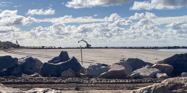 Trabajo junto a Provincia: se reactivó la obra de protección del frente costero en Las Toninas