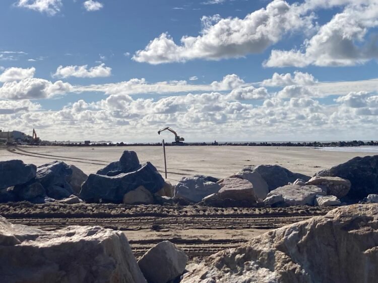 Trabajo junto a Provincia: se reactivó la obra de protección del frente costero en Las Toninas