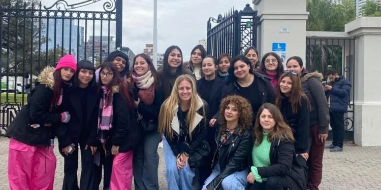 Estudiantes del Instituto N° 89 Dr. René Favaloro participaron de una importante exposición de moda y tecnología en la Rural