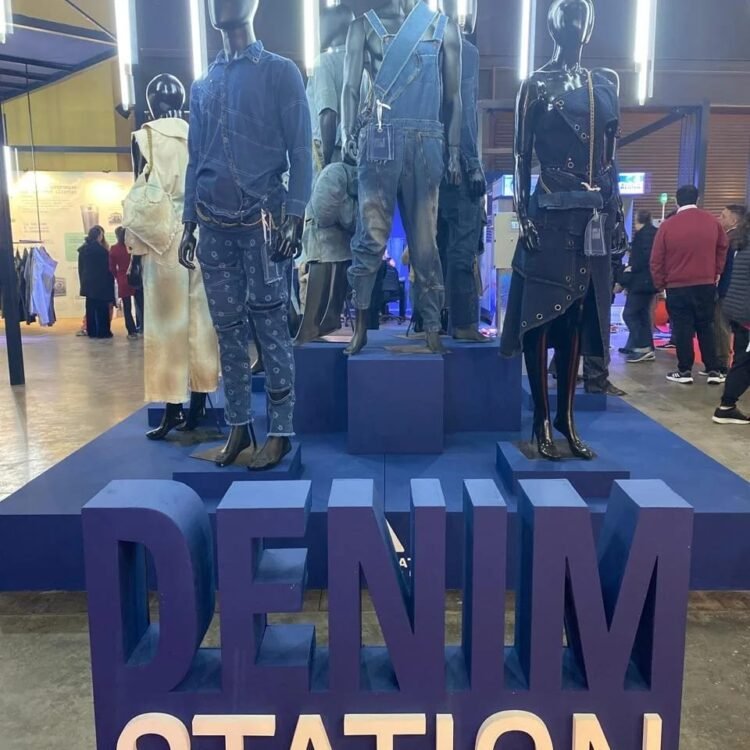 Estudiantes del Instituto N° 89 Dr. René Favaloro participaron de una importante exposición de moda y tecnología en la Rural