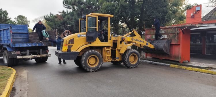 Se trabaja en la remoción de kioscos de diarios y revistas que ya no están en uso