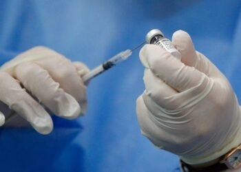 Continúa la campaña de vacunación antigripal para mayores de 65 años y los grupos de riesgo