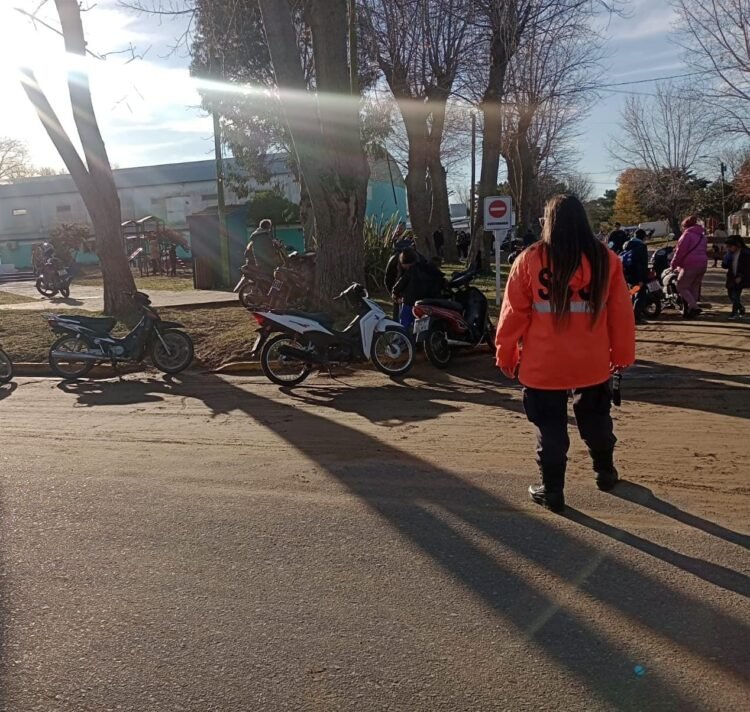 Operativos de prevención y control de tránsito en los accesos a los 39 colegios de La Costa