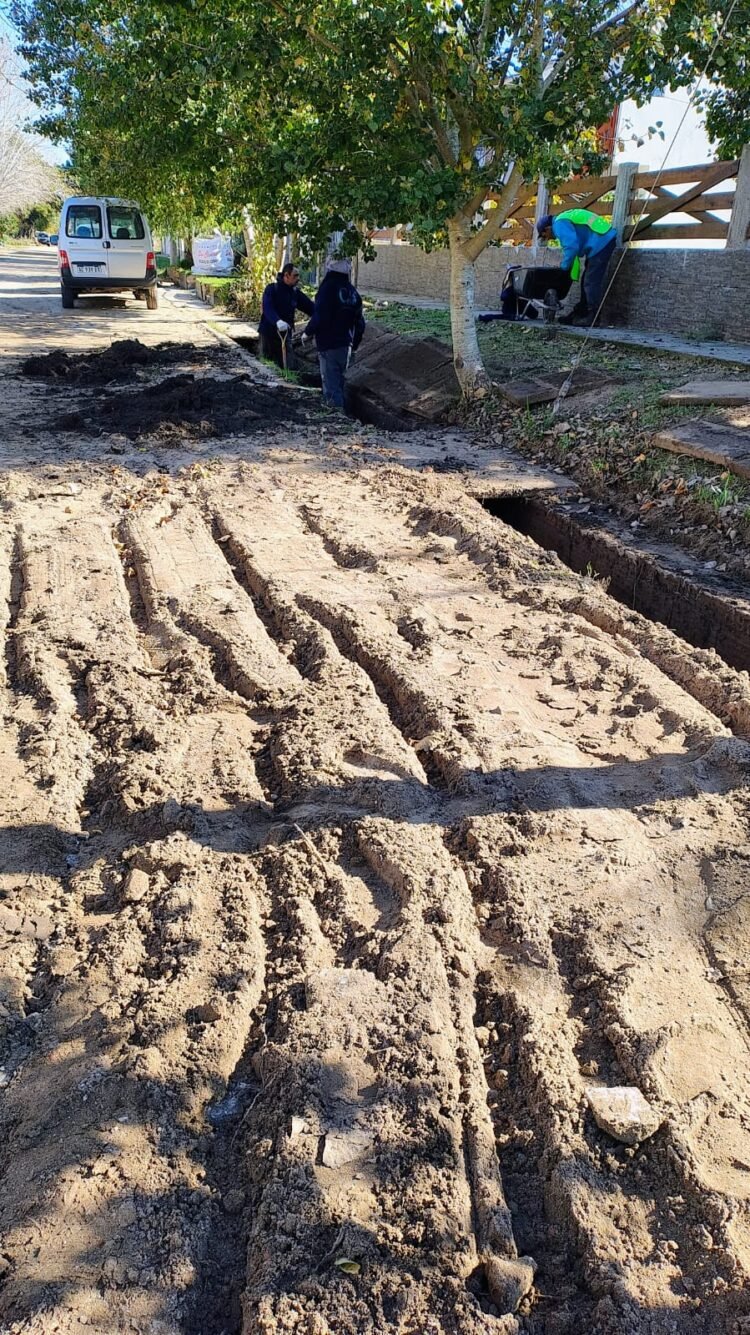 La Municipalidad de La Costa trabaja en los desagües de las calles de San Clemente del Tuyú