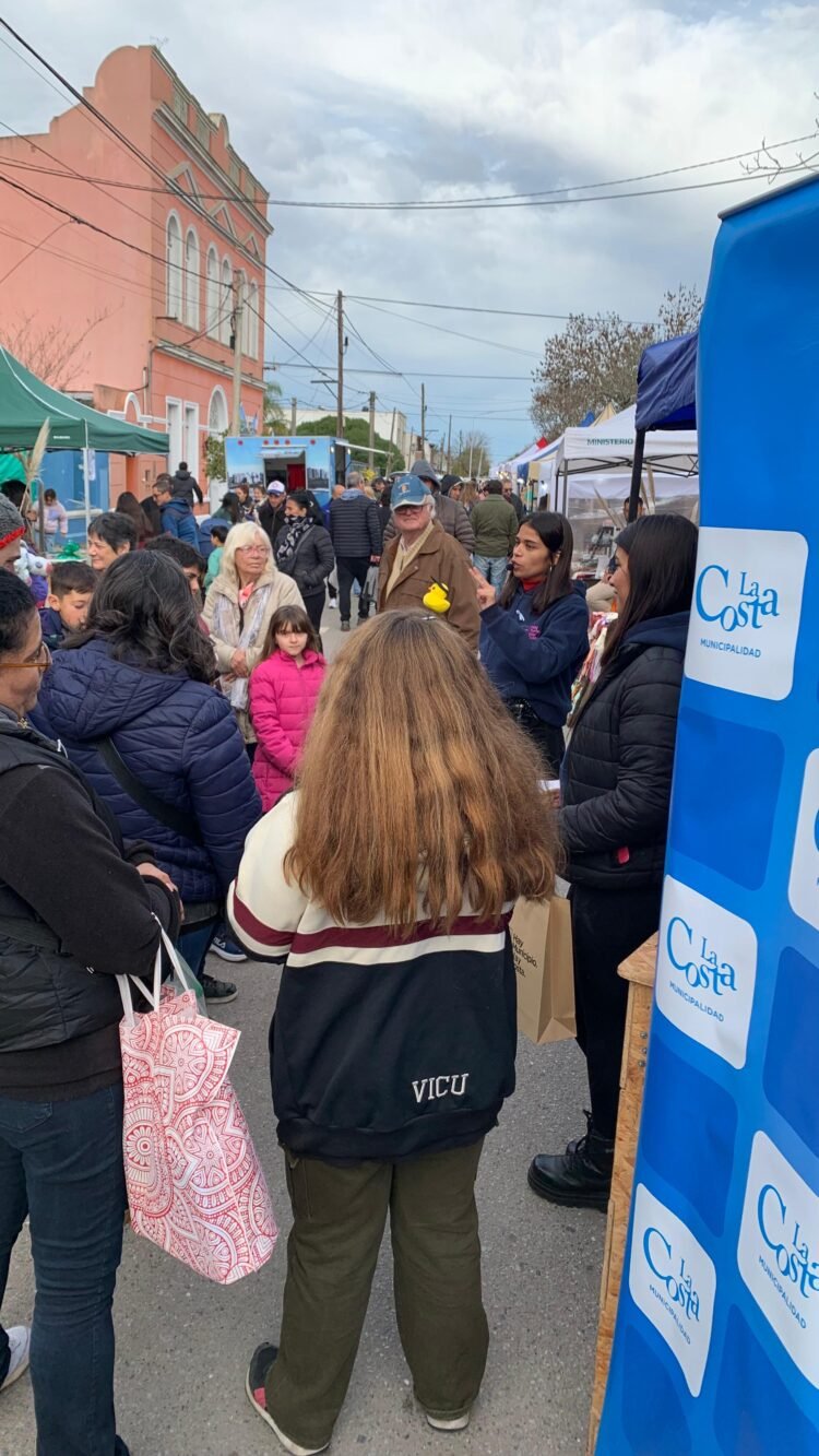 La Costa se promocionó como destino turístico en la Fiesta de la Torta Negra en General Lavalle