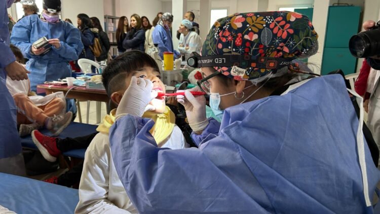 Se realizan jornadas de salud bucal para más de 400 estudiantes del Jardín y la Primaria del barrio Las Quintas