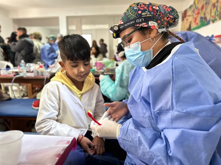 Se realizan jornadas de salud bucal para más de 400 estudiantes del Jardín y la Primaria del barrio Las Quintas
