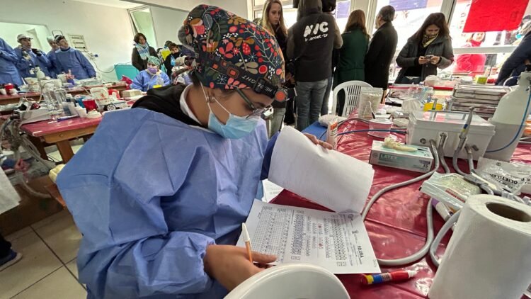 Se realizan jornadas de salud bucal para más de 400 estudiantes del Jardín y la Primaria del barrio Las Quintas