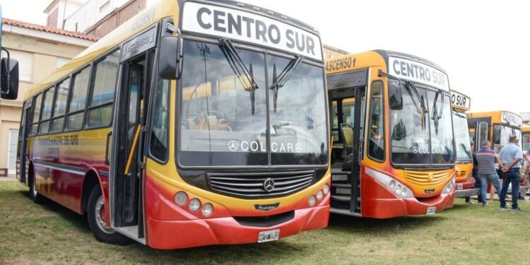 Se modificaron los horarios y recorridos para mejorar el transporte público interno