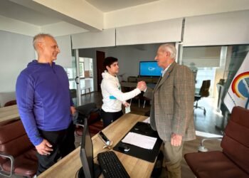 El ciclista costero Lucas Vilar fue recibido por el Intendente Juan de Jesús en la previa de su gira deportiva europea