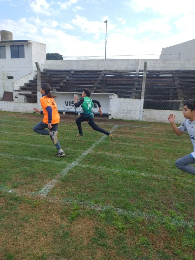 La Escuela Municipal de Atletismo se destacó en la 2º fecha del Circuito Regional