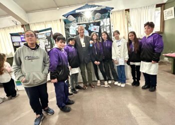 Escuelas Públicas de La Costa: Feria de Ciencias, entrega de mobiliario y presentación de proyecto de alumnas y alumnos costeros