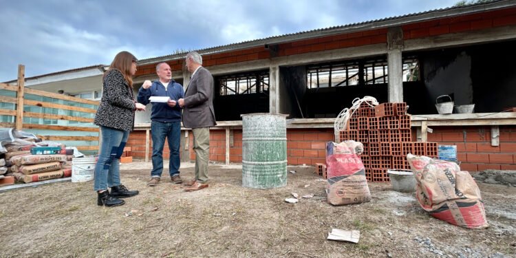 Obras: la Municipalidad construye aulas en la Escuela Secundaria N° 13 de Mar del Tuyú