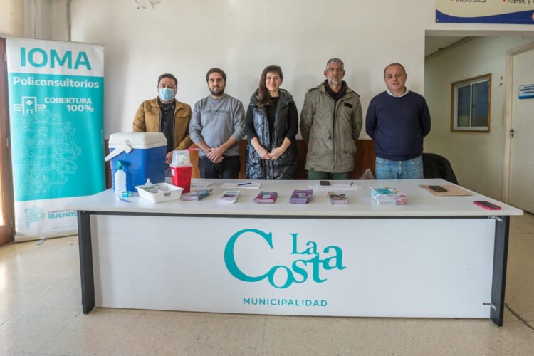 La posta de vacunación antigripal de Ioma llegó a Mar del Tuyú