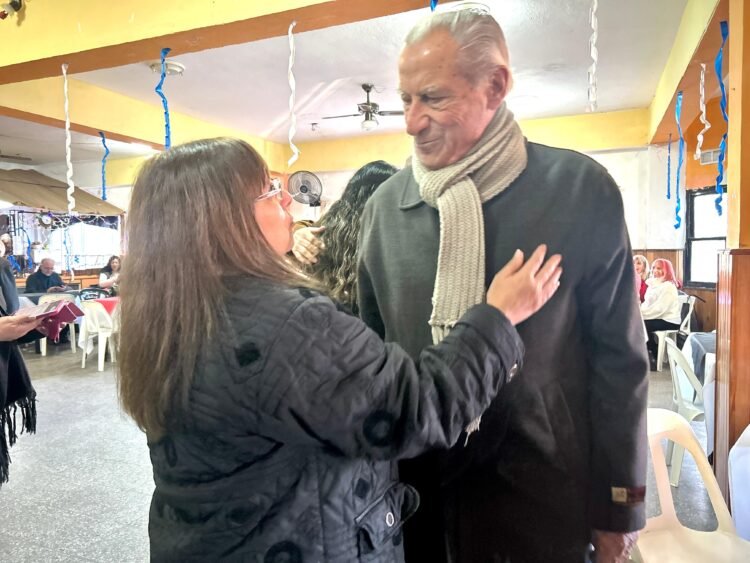 El Centro de Jubilados y Pensionados de Lucila del Mar celebró sus 27 años junto a la comunidad