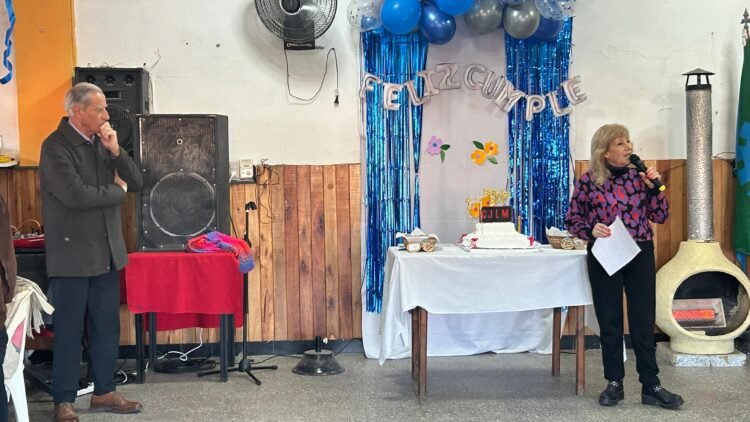 El Centro de Jubilados y Pensionados de Lucila del Mar celebró sus 27 años junto a la comunidad