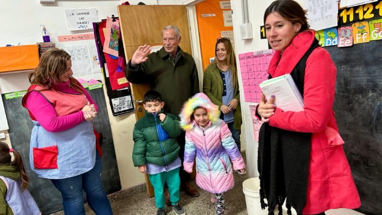 Acompañando a la educación: visitas a escuelas y jardines de infantes