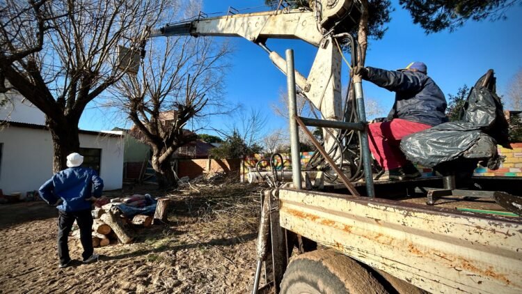 El intendente De Jesús supervisó la obra en la Escuela Primaria Nº 12 de Mar de Ajó