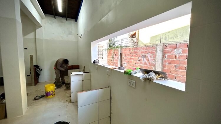 El intendente De Jesús supervisó la obra en la Escuela Primaria Nº 12 de Mar de Ajó