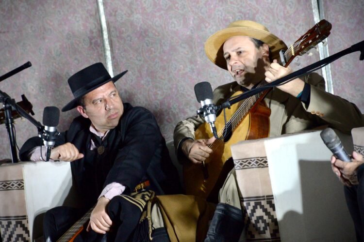 Payadores de la región compartieron su arte en Mar de Ajó