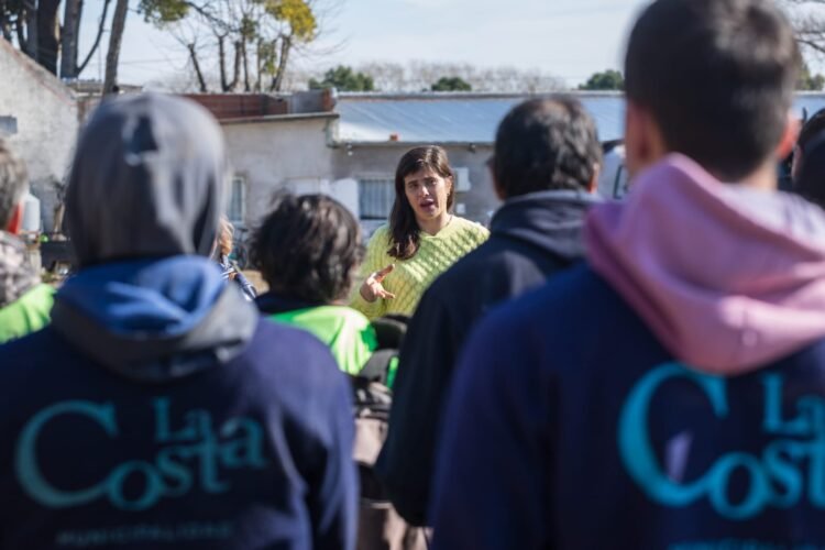 La Municipalidad de La Costa asesora a trabajadores en las Unidades de Gestión