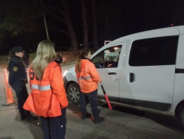 Se llevaron a cabo operativos de tránsito en una plaza de Mar de Ajó