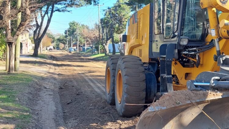 Se realizaron trabajos de relleno y mantenimiento de calles de arena en Mar de Ajó