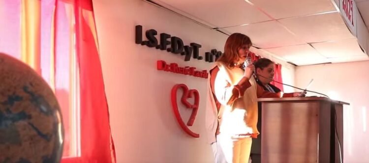 El Instituto Nº 89 «Dr. René Favaloro» celebró la colación de nuevos profesionales en docencia