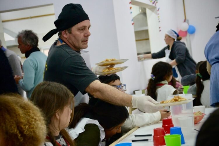 Juan de Jesús inauguró la nueva cocina y el comedor de la Escuela N° 12 de Mar de Ajó