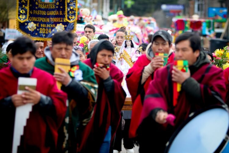 La comunidad boliviana celebró la 22° Fiesta en honor a la Virgen de Urkupiña