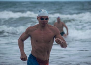 Guardavidas costero compite en el Mundial de salvamento acuático en Australia