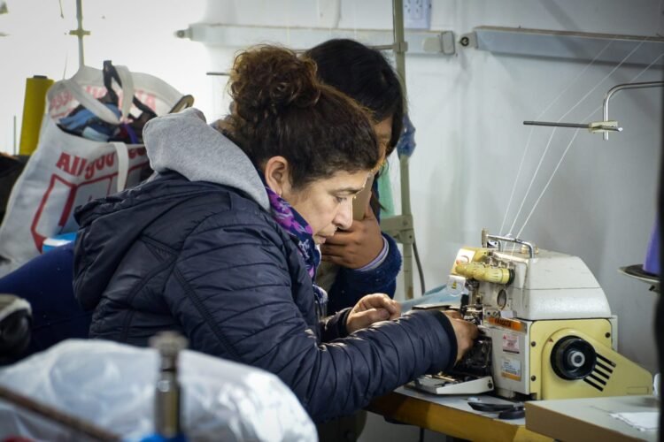 El Centro de Formación Laboral Nº 401 de Lucila del Mar recibió la visita de Juan de Jesús