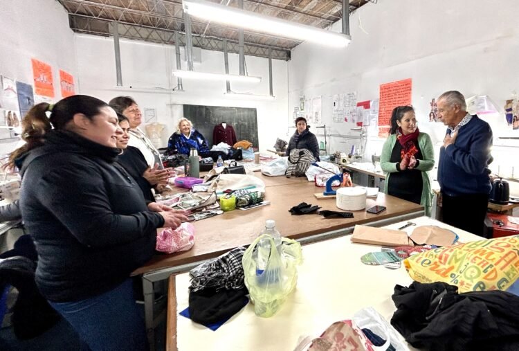 El Centro de Formación Laboral Nº 401 de Lucila del Mar recibió la visita de Juan de Jesús