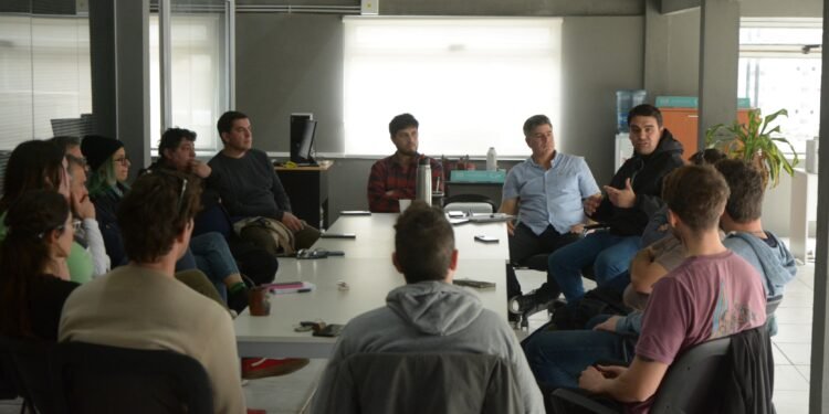 Se llevó adelante la primera reunión de productores de cerveza artesanal, licores y destilados de La Costa