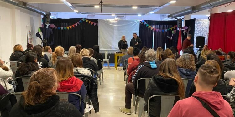 Dio inicio la segunda etapa del curso de Operario/a de la Industria Textil